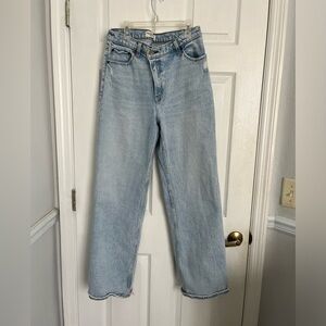 Abecrombie and fitch the relaxed 90’s jeans high rise